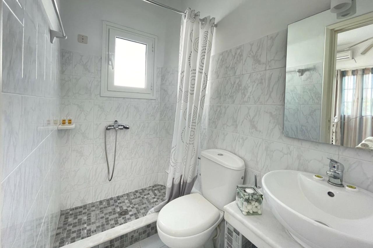 Princess Tia Hotel Samos Town Exterior foto